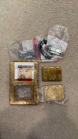 Wiremold 827B Omnibox Floor Box Kit