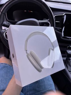 Apple AirPods Max Headphones Sealed Box Cream