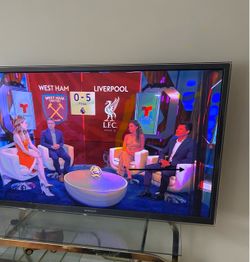 SAMSUNG 65-inch Plasma TV (2011-NOT smart)