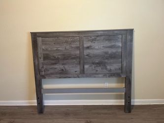 Queen size bed frame, footboard, and rails