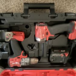 Milwaukee Drill And impact set