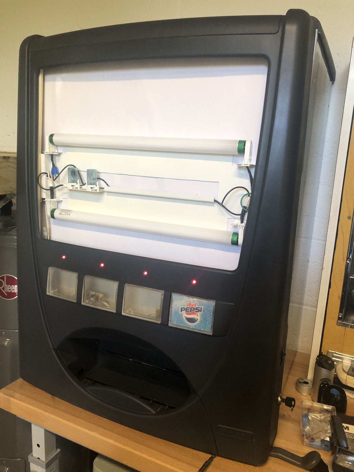 Vending Drink Dispenser. Maytag skybox for Sale in Fort Lauderdale, FL