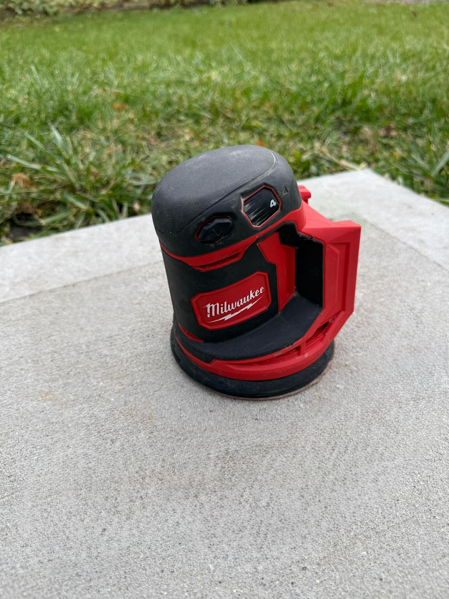 M18 18V Lithium-Ion Cordless 5 in. Random Orbit Sander (Tool-Only)