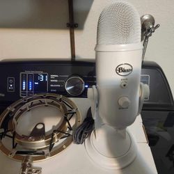 Blue Yeti Mic/ Microphone 