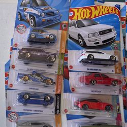125 Hot Wheel Cars Lot Sale - Taking Offers