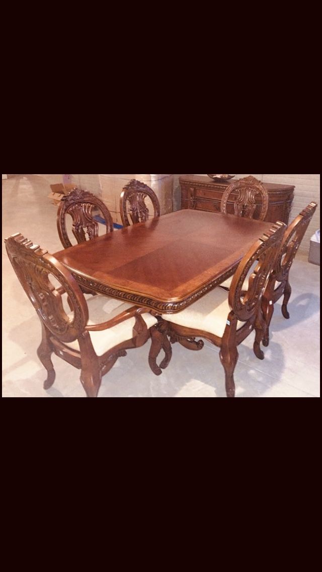 DINING ROOM TABLE!