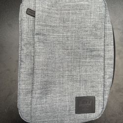Herschel Supply Company Burrard Organizer | Tech - 2.6L