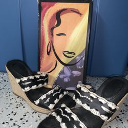 Super Cute Summer Sandals...Like New!!!