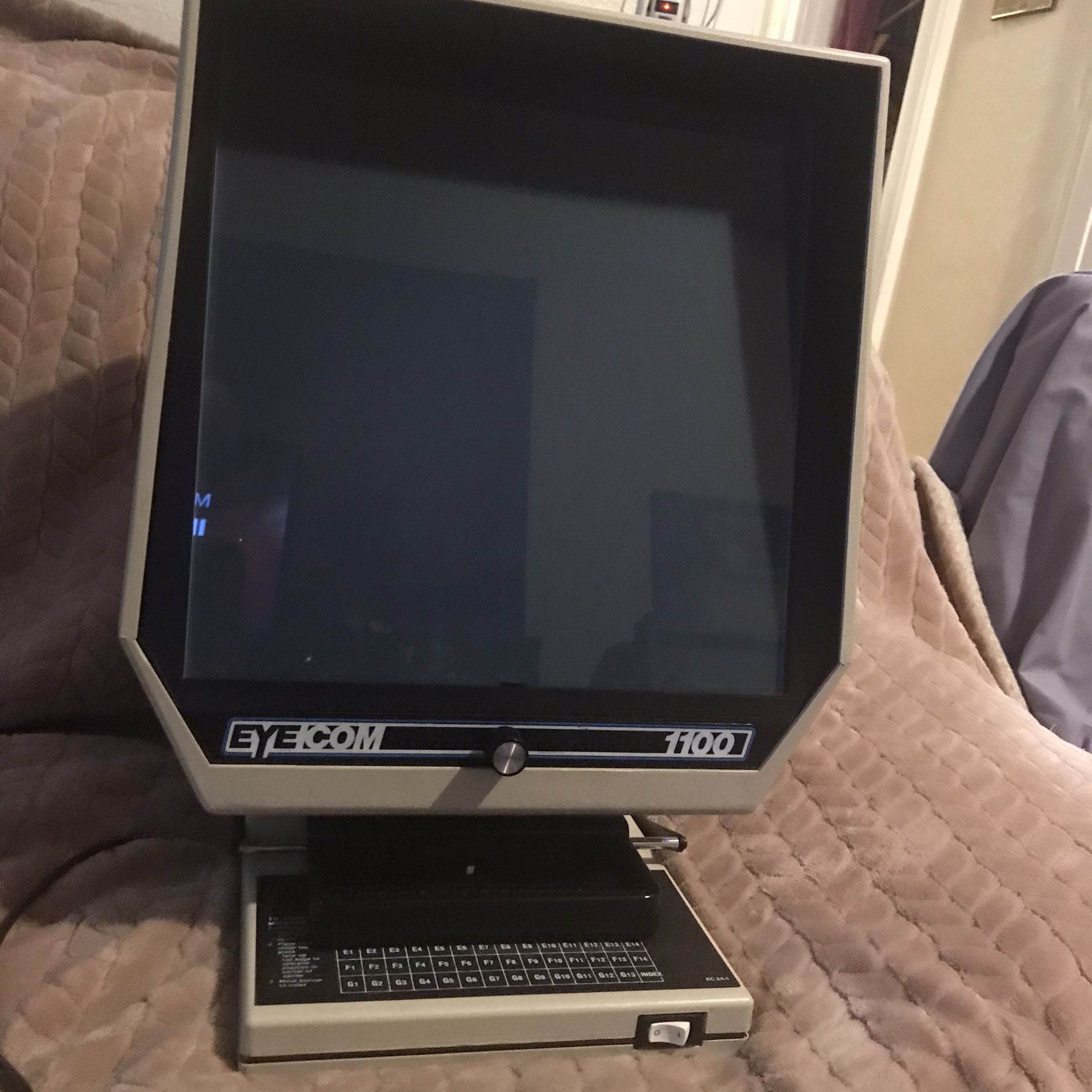 Eyecom 1100 Microfiche Reader
