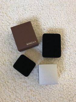 Assortment of ring boxes