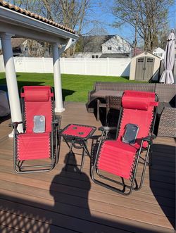 Zero Gravity Lounge Chairs w/ Table - BRAND NEW!!!