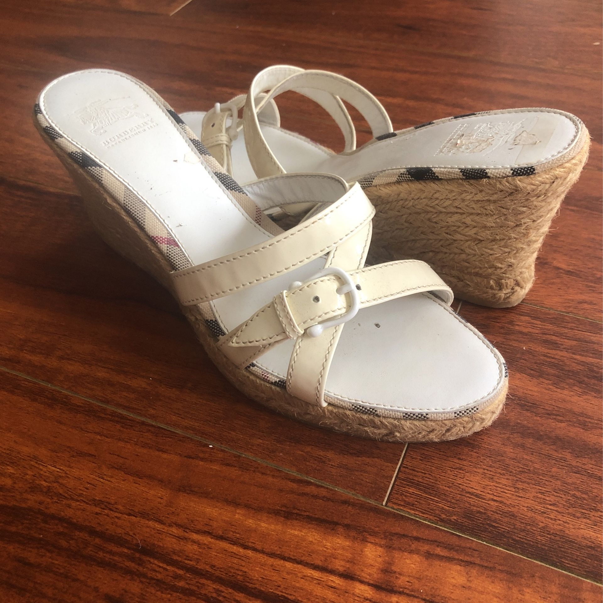 Burberry Ladies Slide Shoes