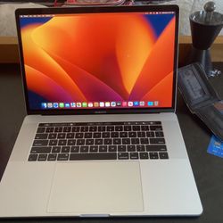 2017 15 Inch Mac Book Pro Touch bar 