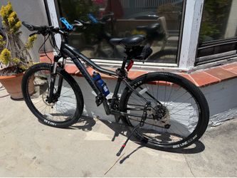 Cannondale Mountain Bike w/ Front Suspension & Disc Brakes – Great Condition