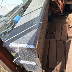 Tool boxes bed side diamond plate