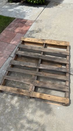 Wooden pallet