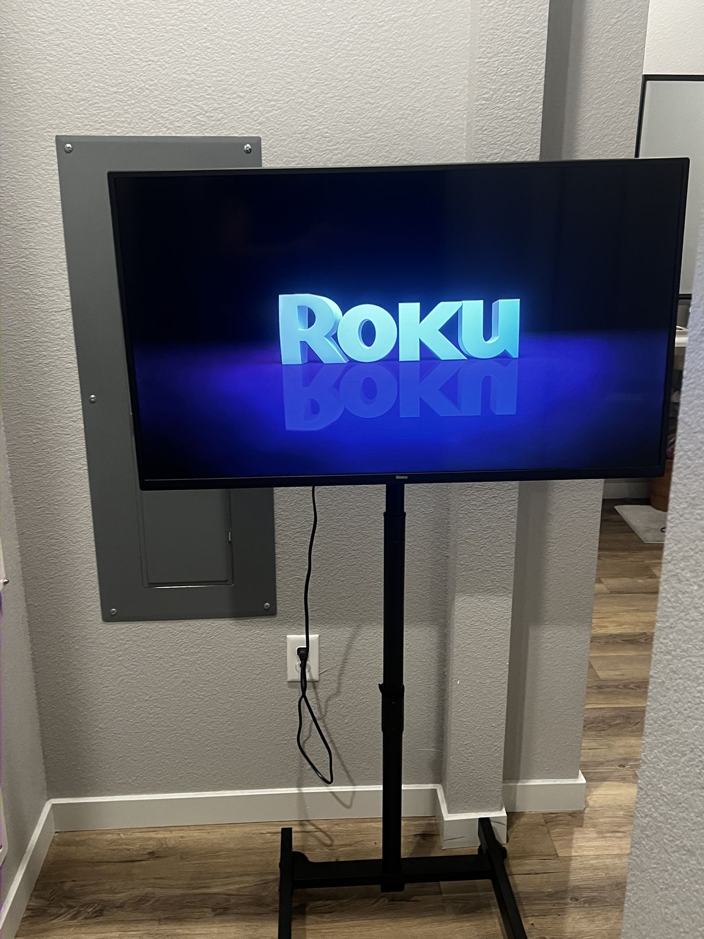40” Roku FHD Tv (w/ TV Stand**)