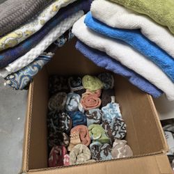 Lot of (30) Bath and Hand Towels, NEW