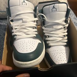 Jordan 1 Mid Oxidized Green