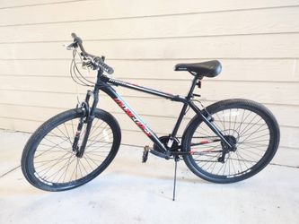 Mongoose excursion cheap 27.5 mountain bike