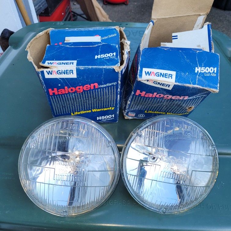 (2) Wagner H5001 Halogen High Beam Headlamps