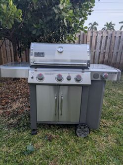 Weber genesis II gas Grill with tank