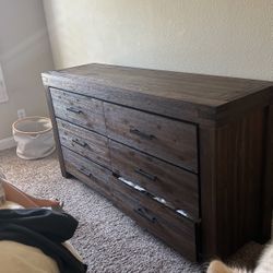 Living Spaces 6 Drawer oak dresser 