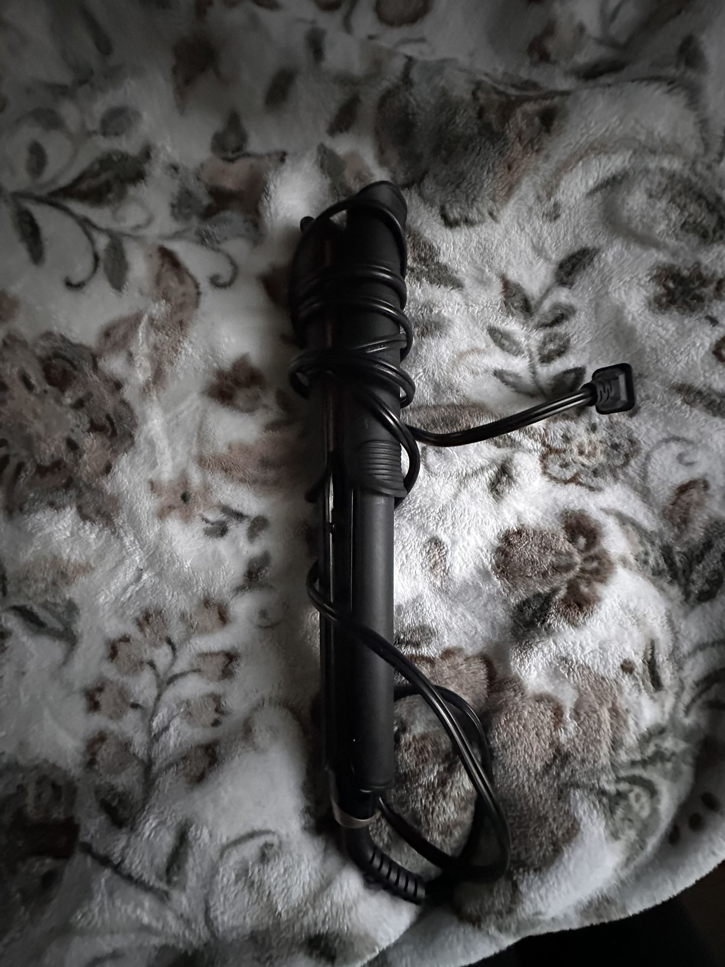Remington 2-in 1 flat iron and curling wand