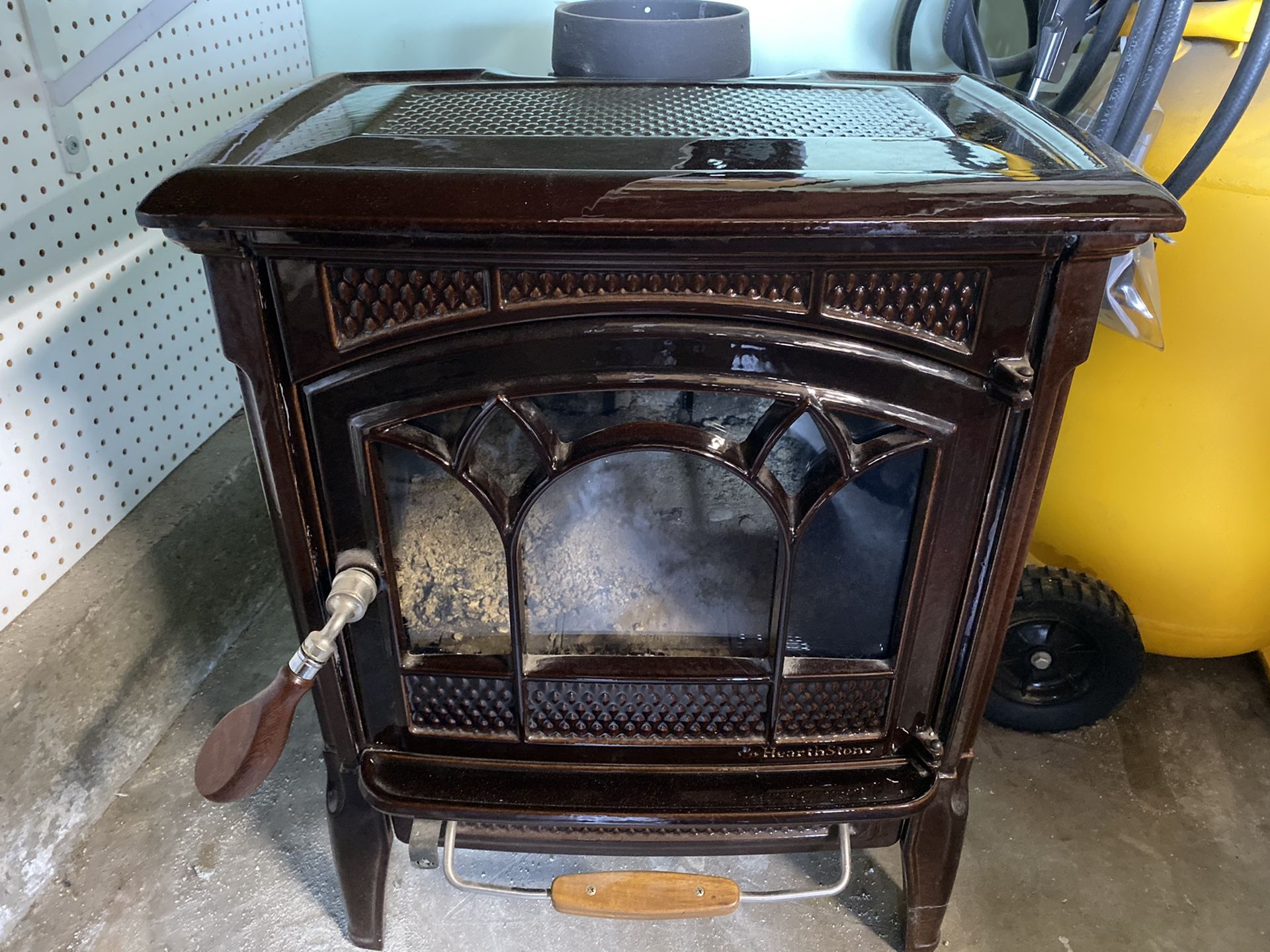 Hearthstone Craftsbury 8390 Cast Iron Wood Stove for Sale in Lemon Grove,  CA - OfferUp
