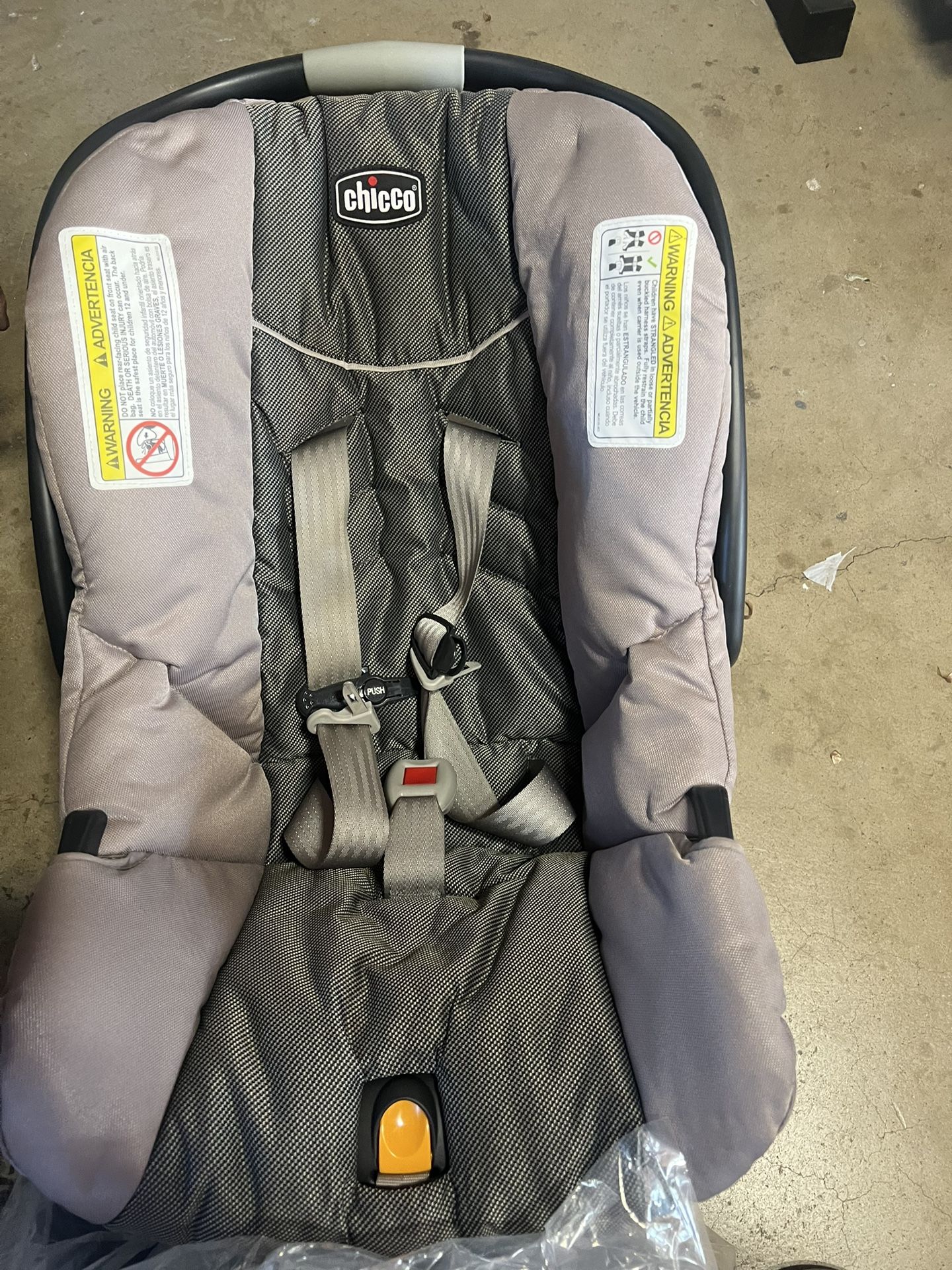 chicco infant car seat with base 