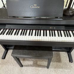 Yamaha Clarinova Electric Piano