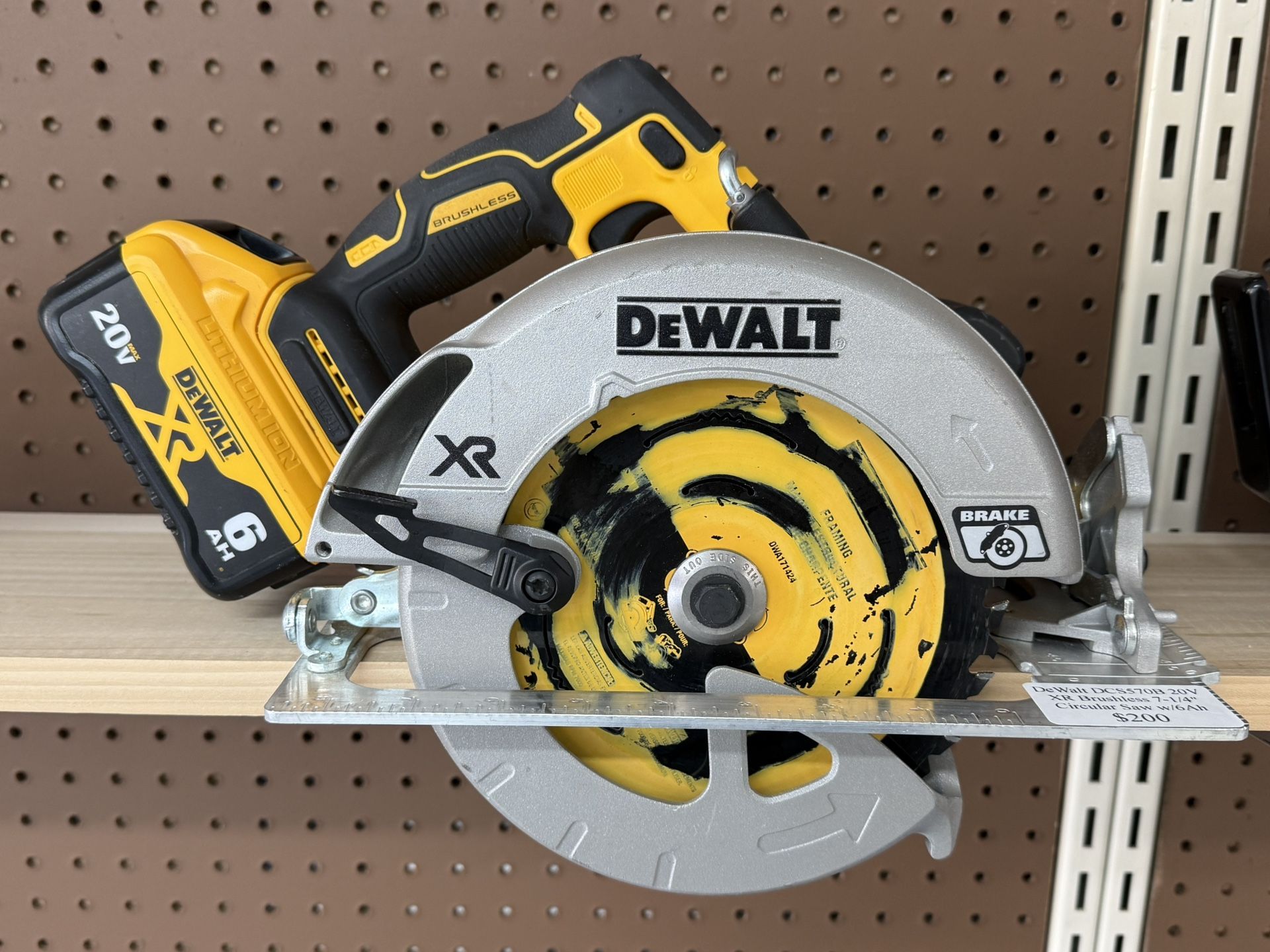 DeWalt DCS570B 20V XR Brushless 7-1/4" Circular Saw w/6Ah Battery