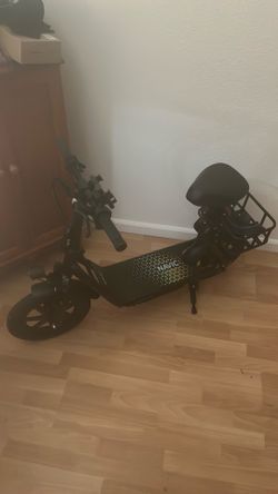 NAVIC Electric Scooter