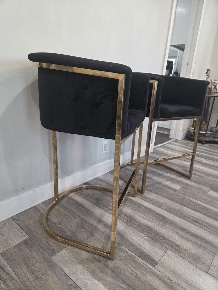 2 Bar Chairs