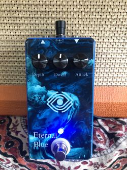 Earthquakes Devices Ghost Echo Guitar Pedal Clone