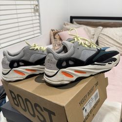 Yeezy 700 Wave Runners 