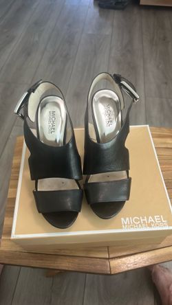 Michael Kors black platform size 8