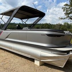 2024 Manitou Explore 22