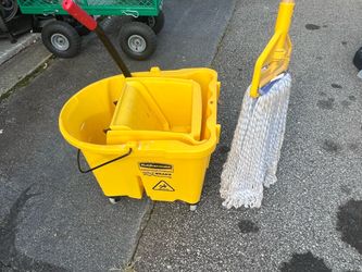 Large mop & utility bucket