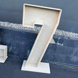 4FT #7 WOOD NUMBER FOR SALE ONLY 