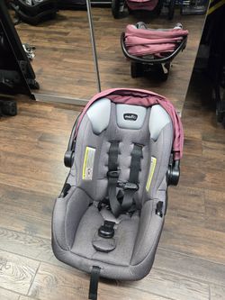 Evenflo Pivot Modular Travel System ( includes LiteMax infant car seat And Additional Base Seat)