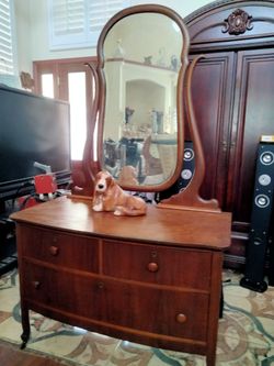 Beautiful Antique Dresser Peinador Antiguo