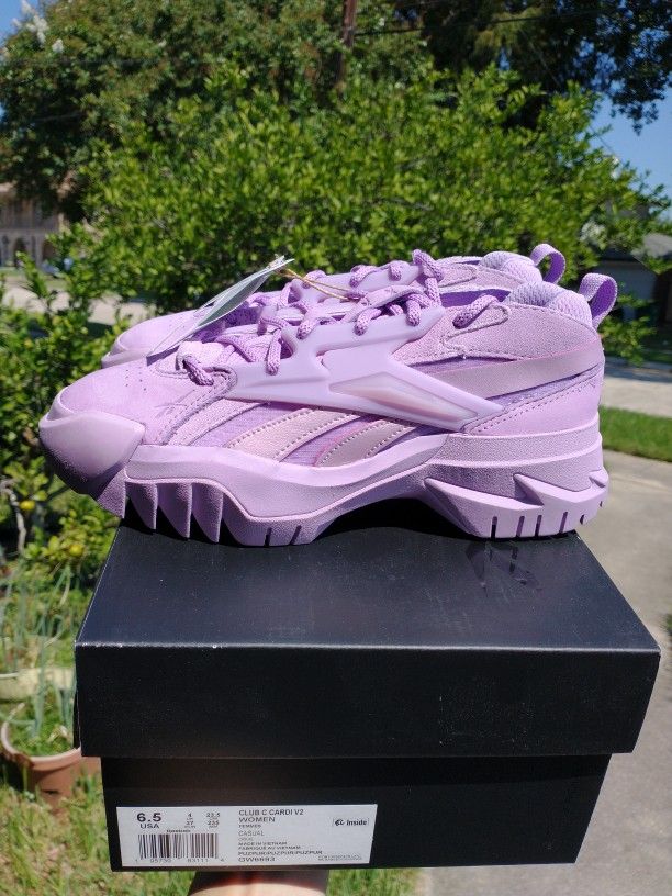 New Women's Reebok Club C Cardi B V2 Wmn Size 6.5 Puzzled Purple