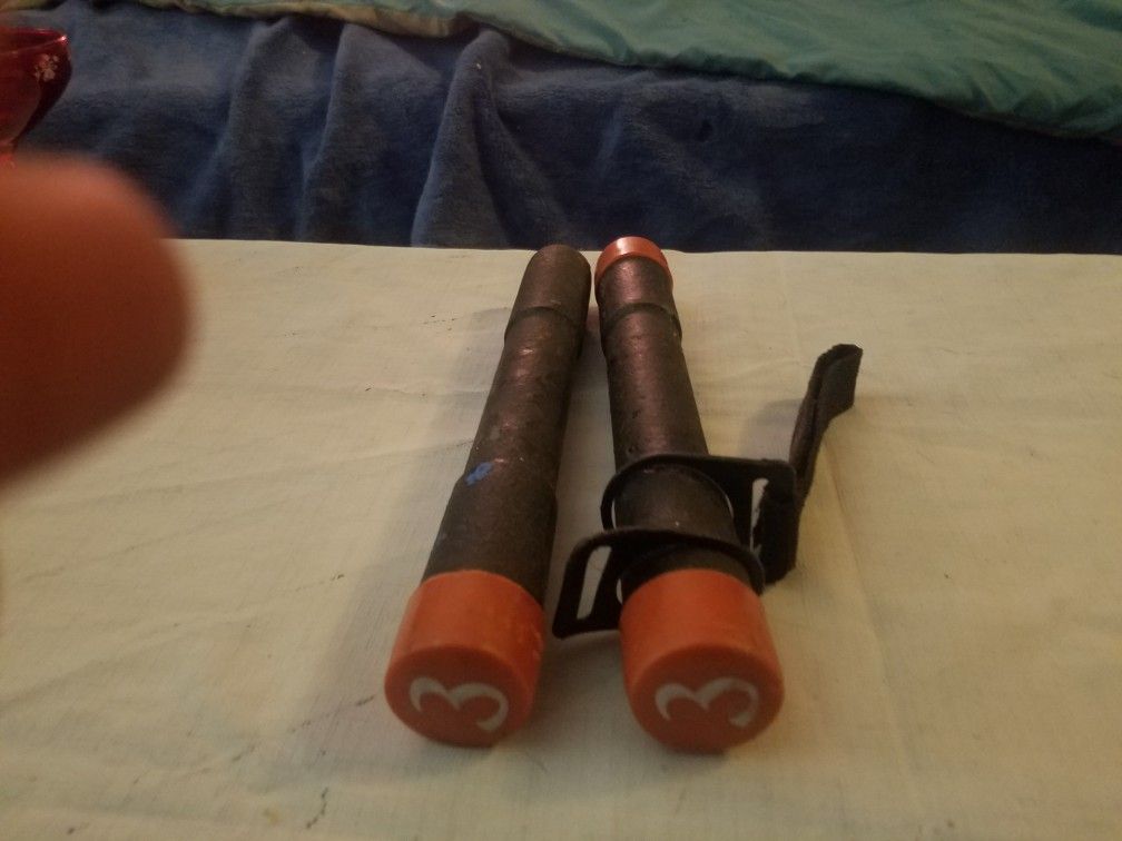 2 THREE POUND WEIGHTS!! A PAIR AGAIN!