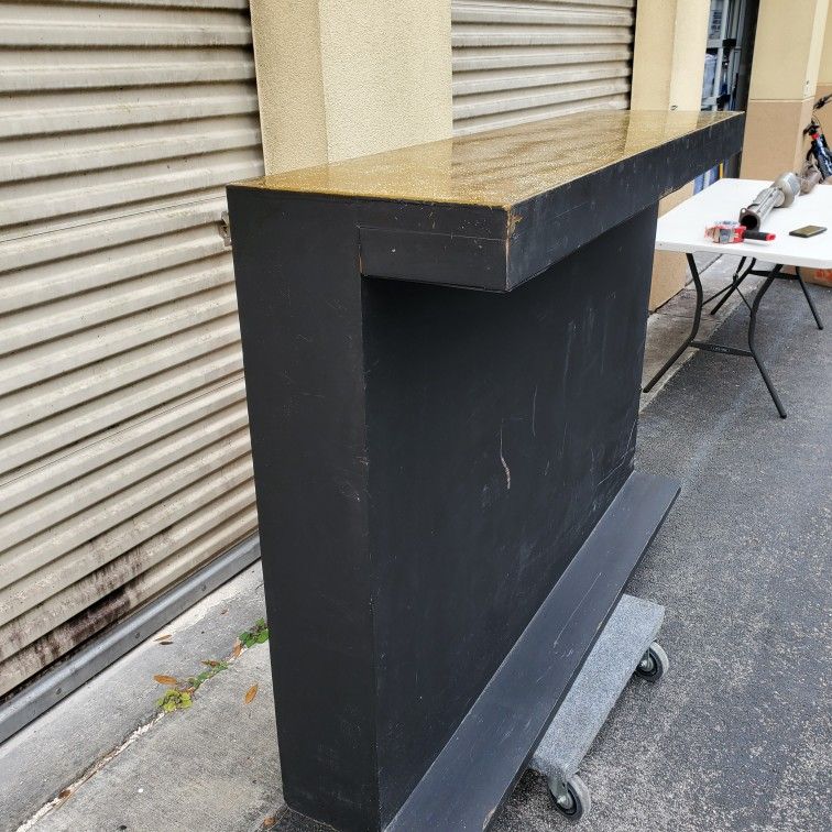 Bar Wooden Golden And Black With Shelves 62x 15