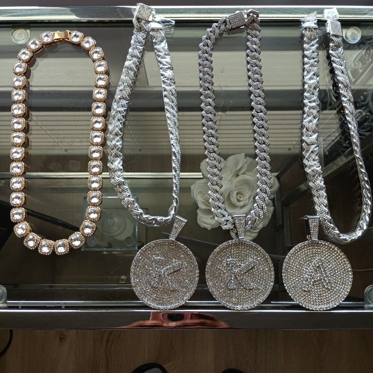 Necklaces With Pendants