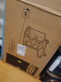 Rubbermaid Janitorial Cart