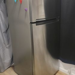 Whirlpool Refrigerator 