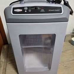 RoadPro SnackMaster Portable Hot & Cold Mini Fridge – 12V (Car/Truck)