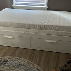 Trundle Bed W/drawers